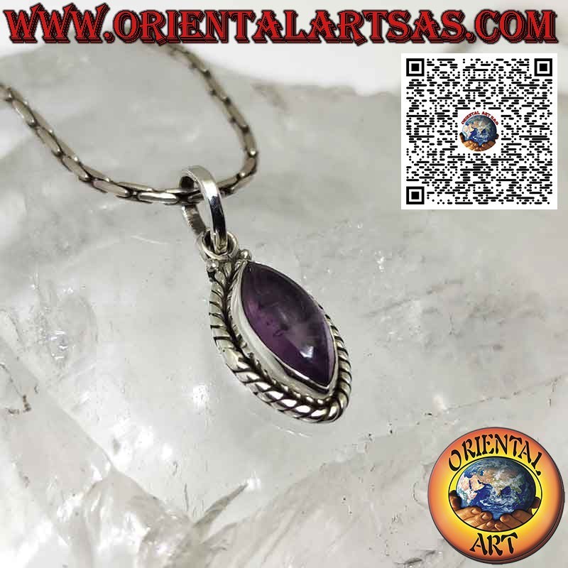 Ciondolo in argento con ametista naturale a navetta taglio cabochon