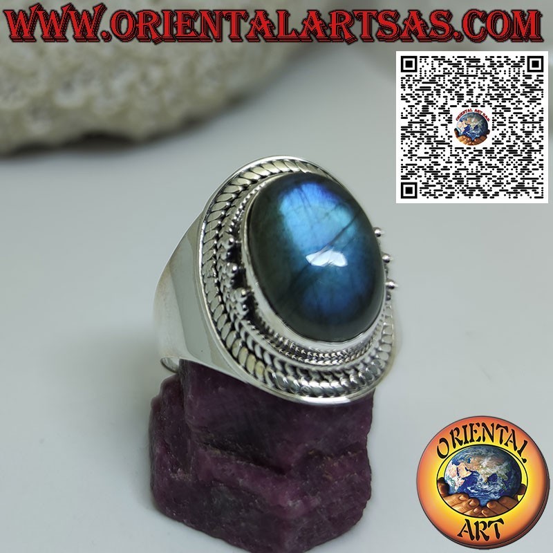 Anillo de plata con Labradorita natural ovalada y engaste de banda