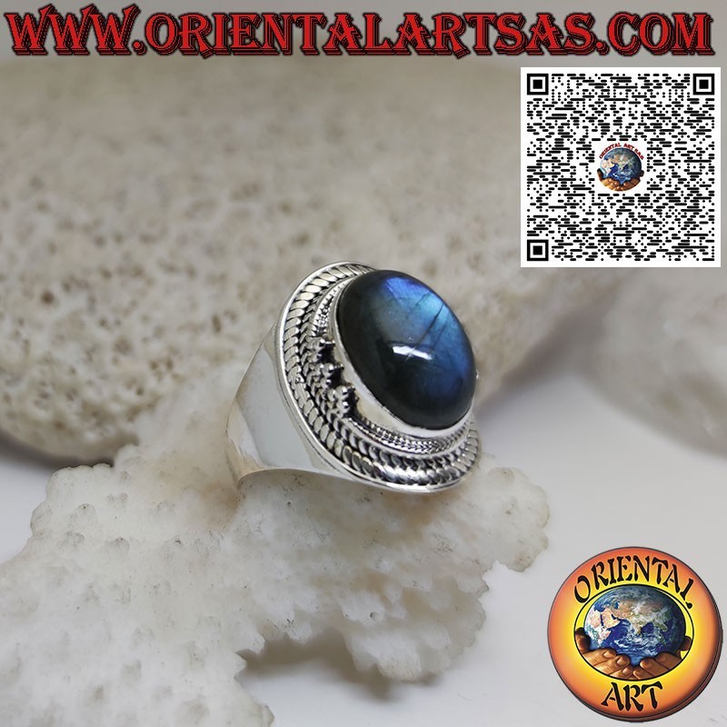 Bague en argent avec Labradorite naturelle ovale et serti bande