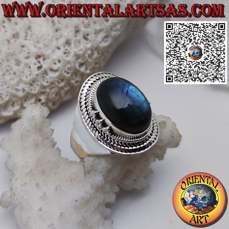 Silver ring with oval natural Labradorite and band setting