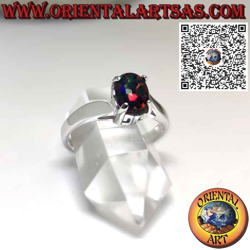 Anillo de plata con cabujón ovalado de ópalo de fuego engastado