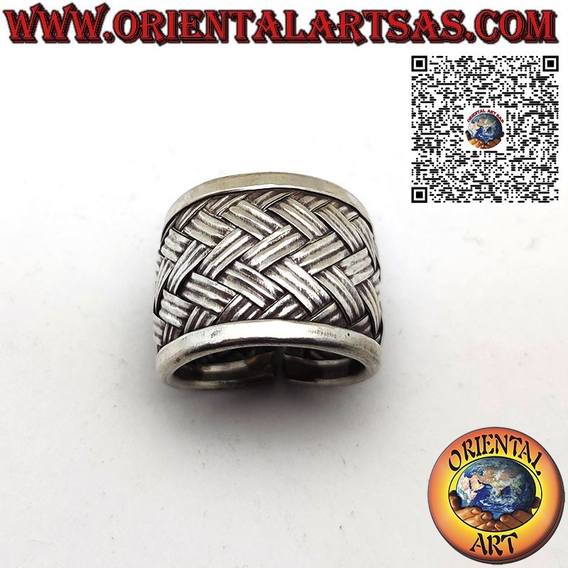 Bague en argent avec une large bande arrondie tissée par les Karen