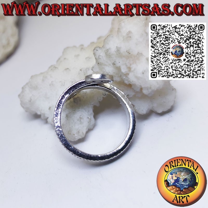 Bague en argent en spirale sculptée faite à la main par les Karen