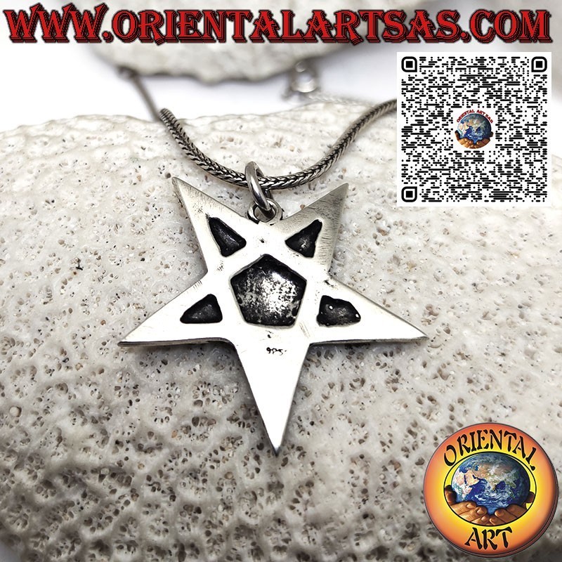 Baphomet-Silberanhänger auf dem Pentagramm, Symbol von Satan und Wicca