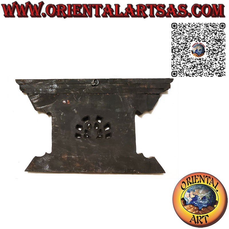 Tradizionale tipica finestra con pavone di Bhaktapur Nepal in legno