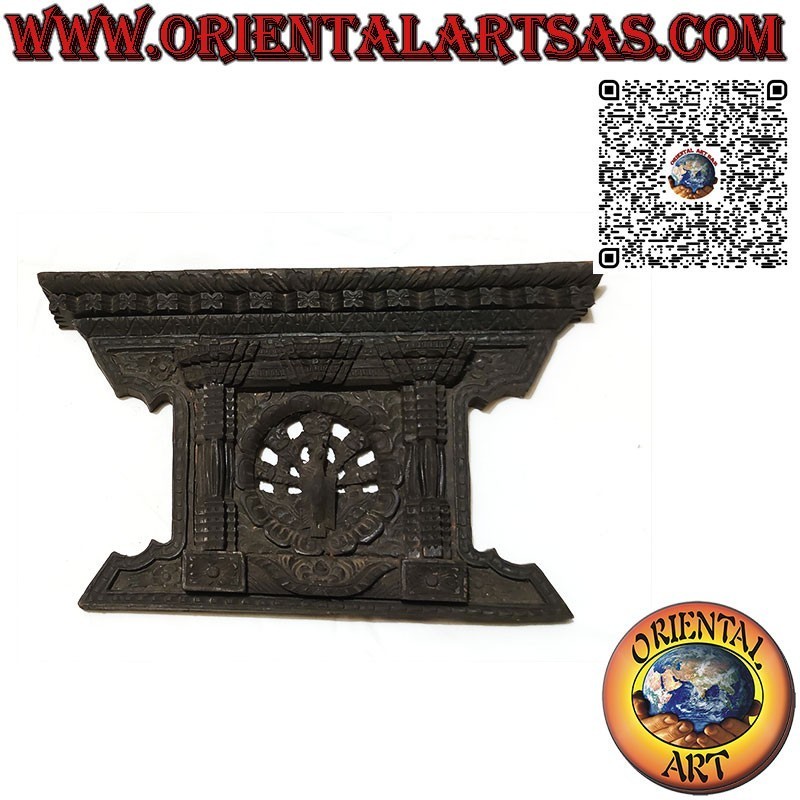 Fenêtre de paon en bois typique traditionnelle de Bhaktapur Népal