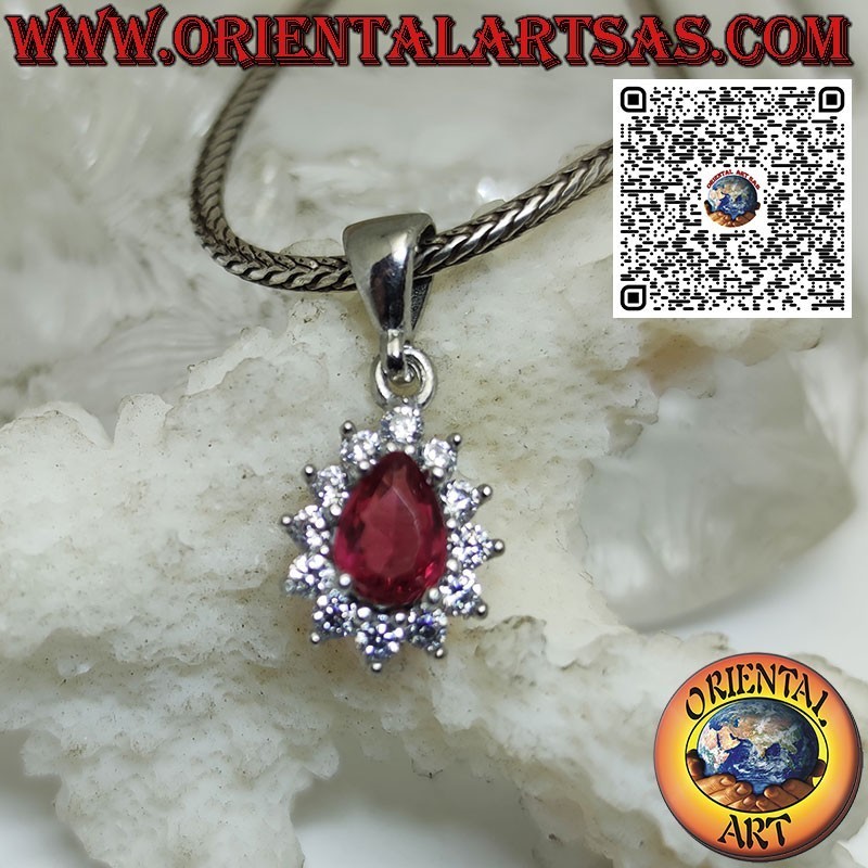 Pendentif en argent avec grenat en forme de goutte et entouré de zircons ronds