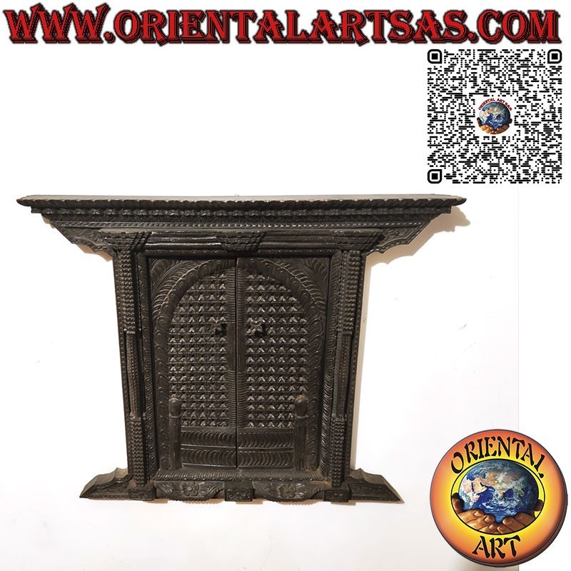 Petite et ancienne fenêtre en bois sculpté à 2 panneaux Bhaktapur Népal