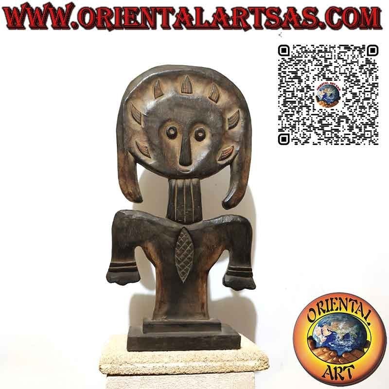 Papuan totem depicting ancient primitive ancestral divinity