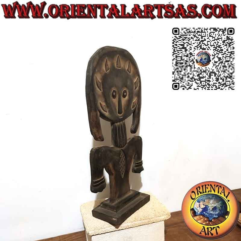 Papuan totem depicting ancient primitive ancestral divinity