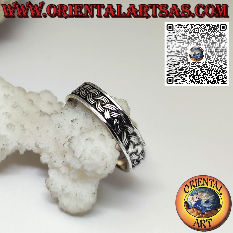 Anillo de plata con trenza tallada en bajorrelieve de 5 mm