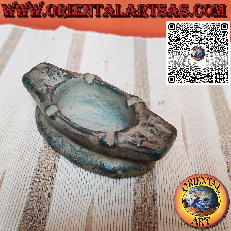 Gran cenicero de terracota envejecida con forma de barco tailandés