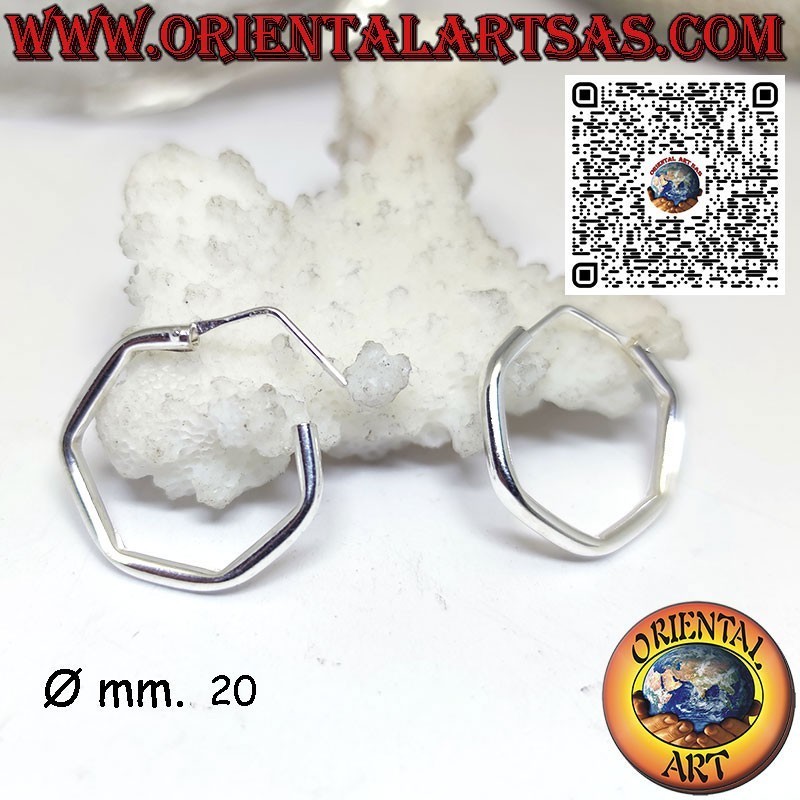 Orecchino in argento esagonale tubolare da 2 mm. lisci
