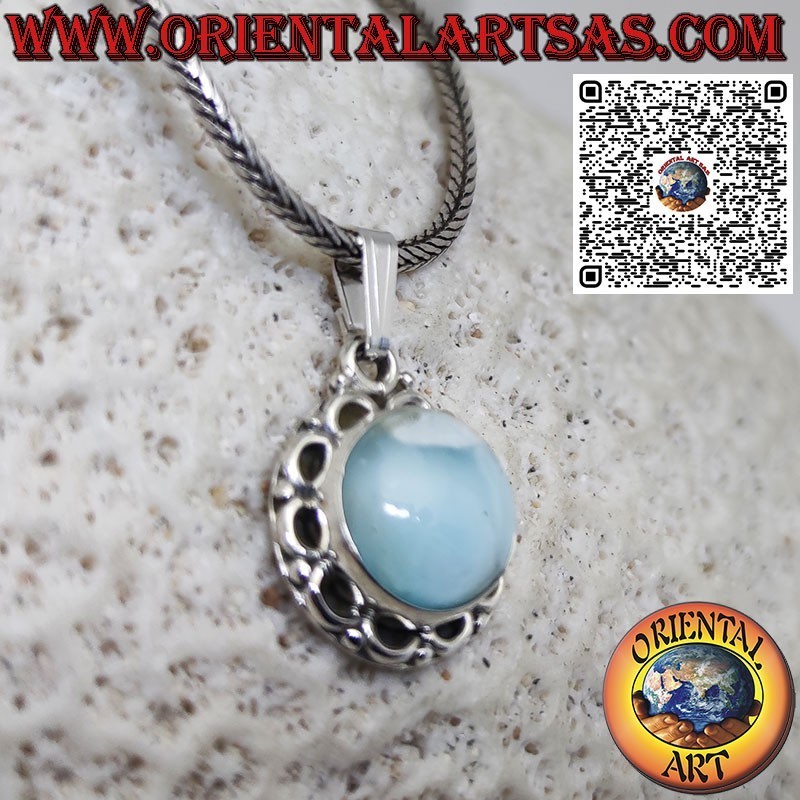 Colgante de plata con larimar natural redondo rodeado de semicírculos