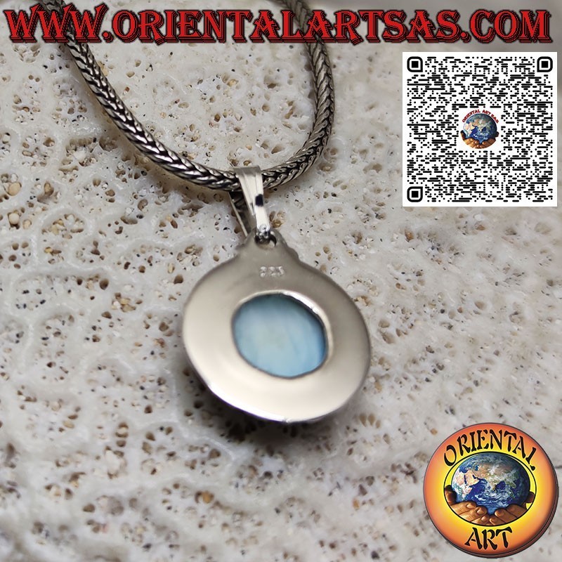 Pendentif en argent avec larimar naturel rond entouré de demi-cercles