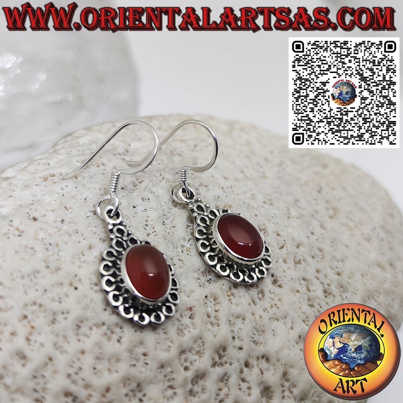Orecchini in argento con corniola ovale naturale contornato da cerchi