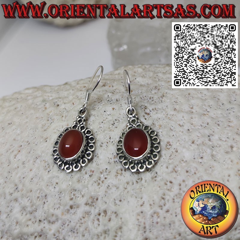 Pendientes de plata con cornalina natural ovalada rodeada de círculos