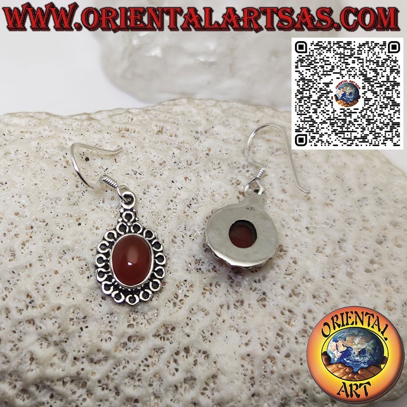 Boucles d'oreilles en argent avec cornaline ovale naturelle entourée de cercles