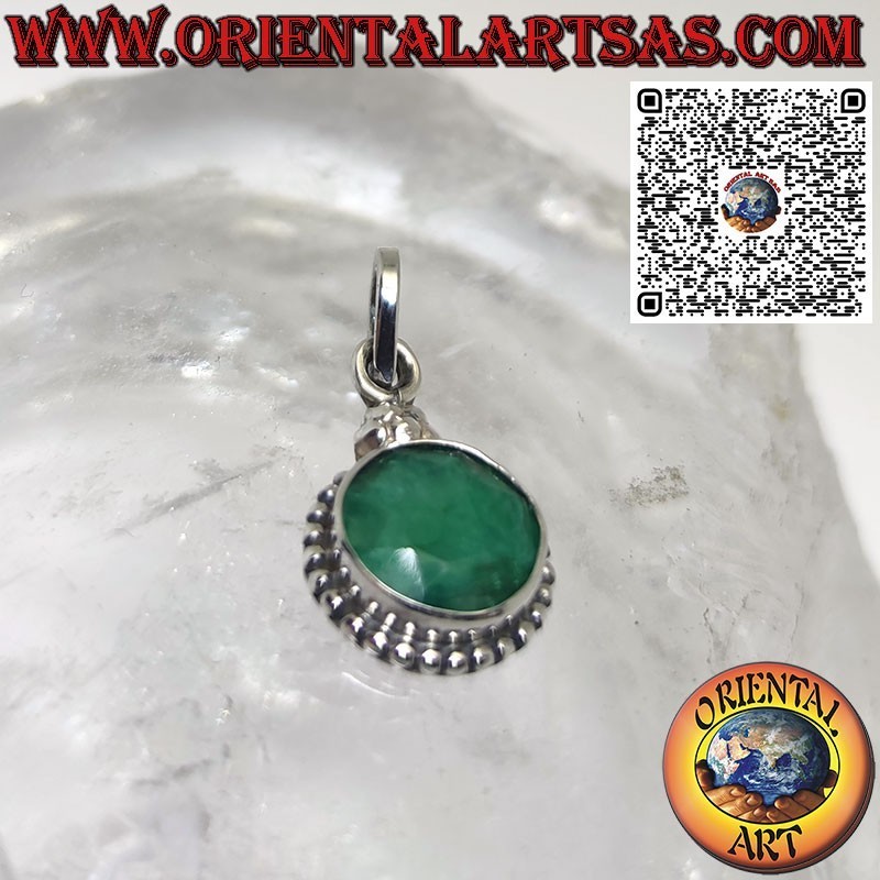 Silver pendant with round natural emerald surrounded by dots