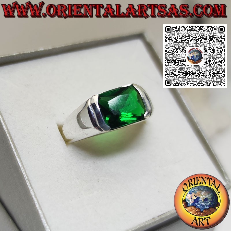 Bague en argent avec émeraude synthétique rectangulaire sertie en croix