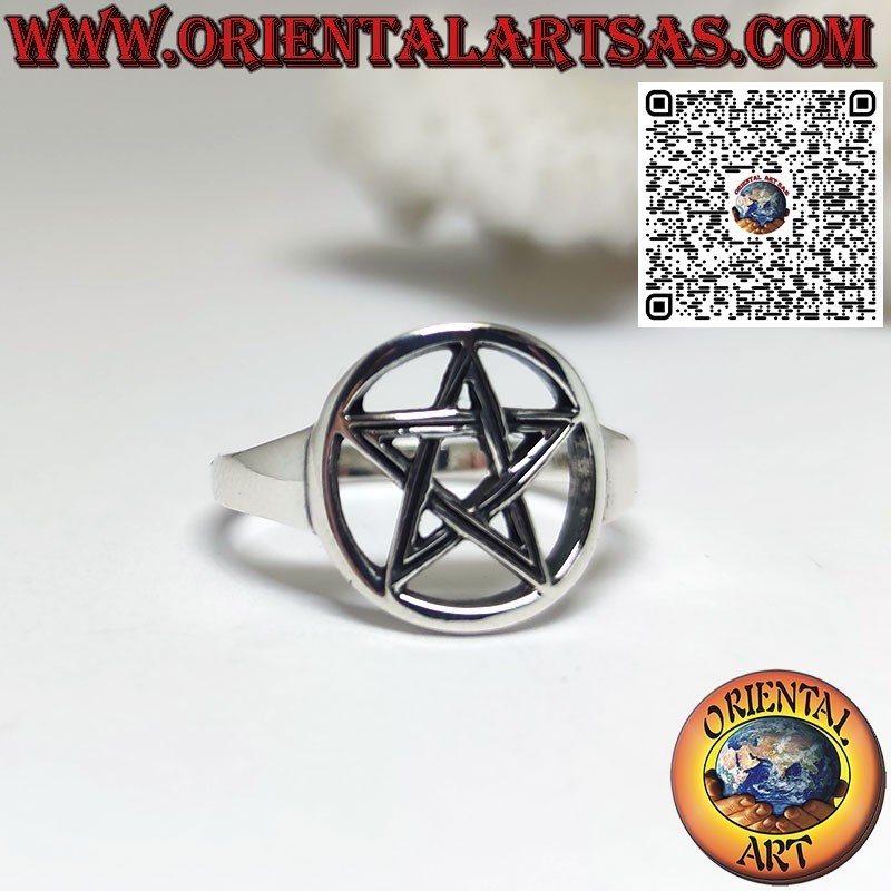 Anello in argento 925 con stella pentacolo intagliato nel cerchio
