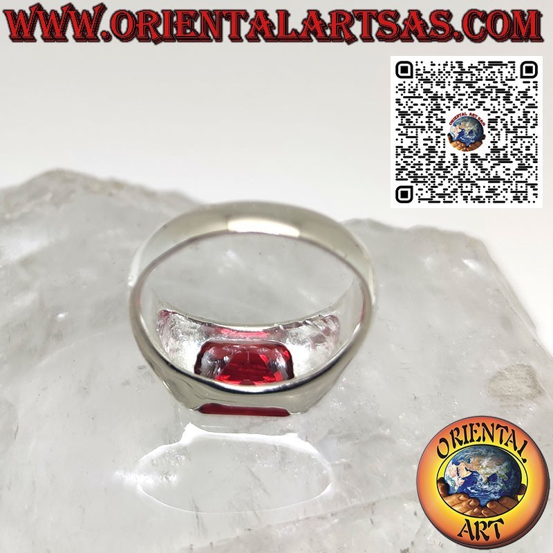 Bague en argent avec grenat rectangulaire serti en croix