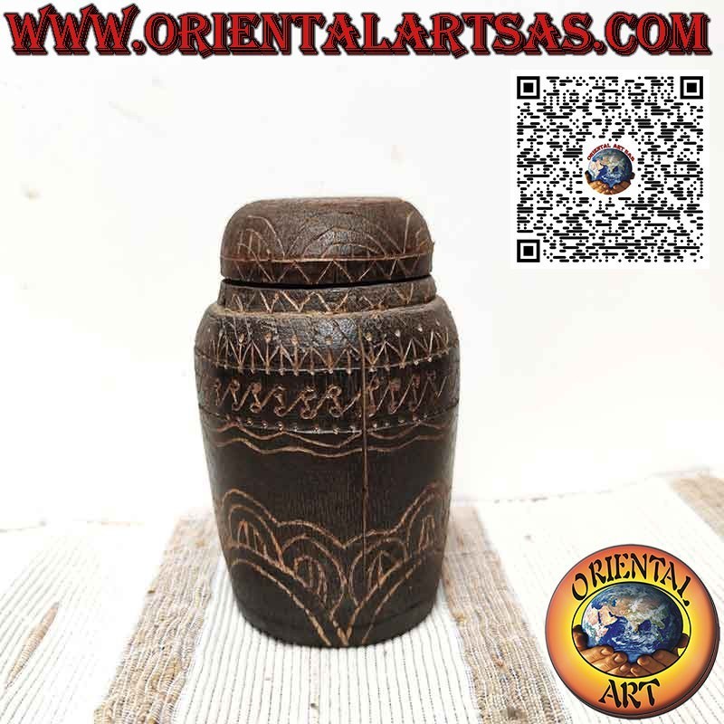 Récipient cylindrique ancien en bois et bambou gravé par Dayak Borneo