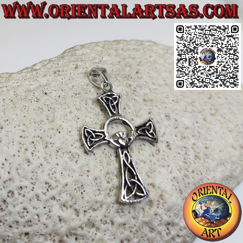 Silberner Anhänger, keltisches Kreuz mit Herzkrone und 4 Tyrone-Knoten