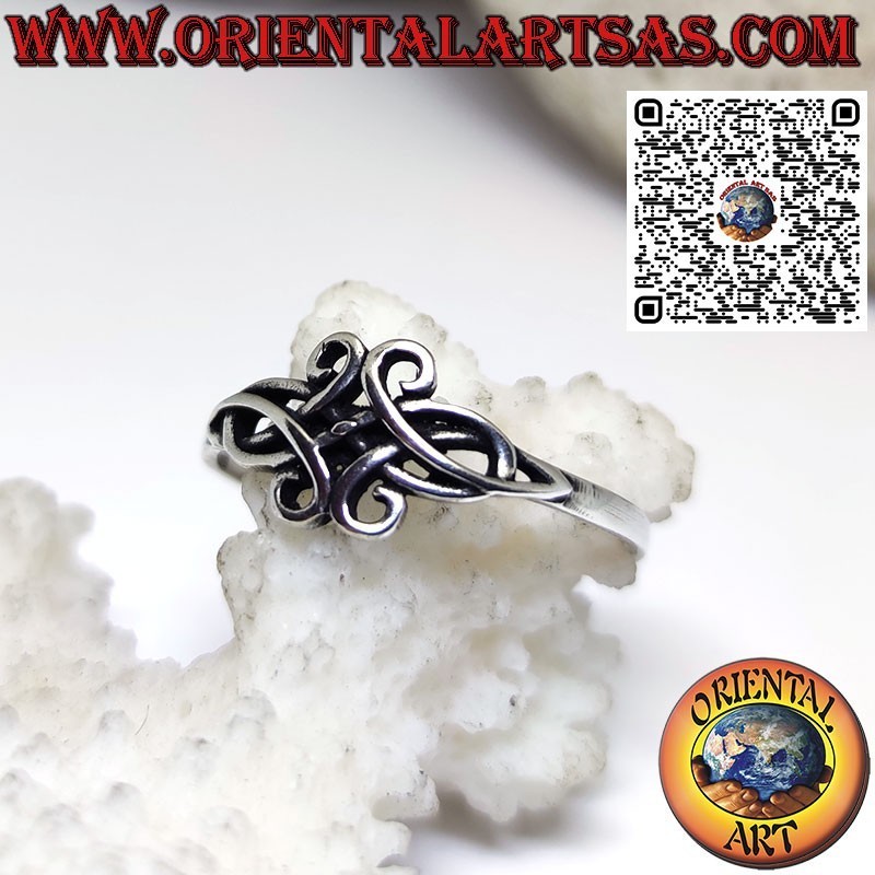 Anillo de plata con nudo celta del amor infinito de la pareja.