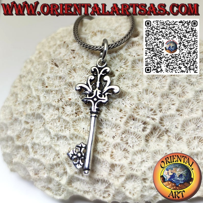 Colgante de plata 925 en forma de antigua llave florentina con lirio