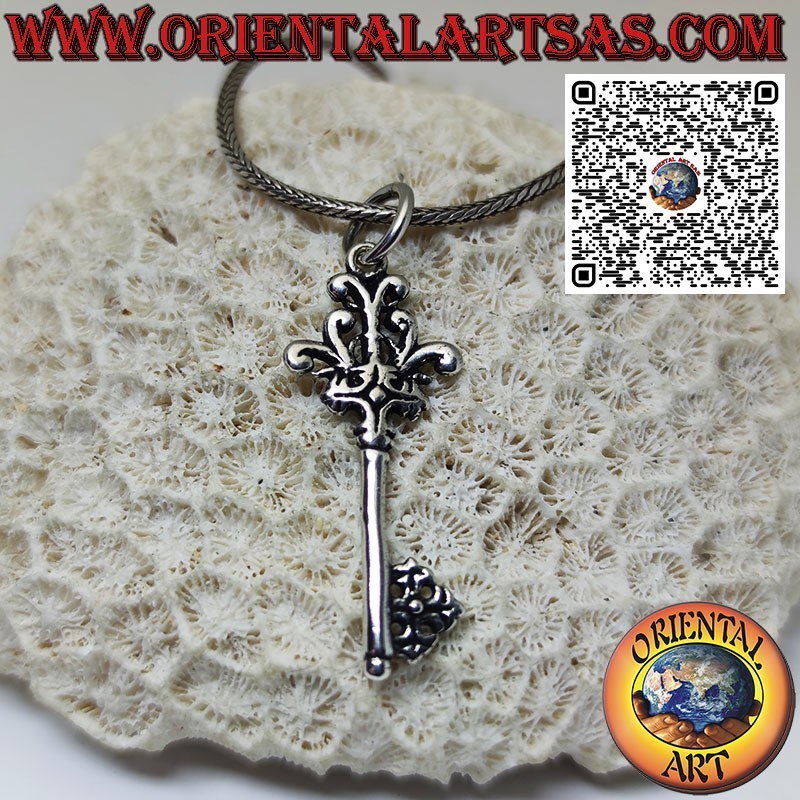 925 silver pendant in the shape of an ancient Florentine key with lily