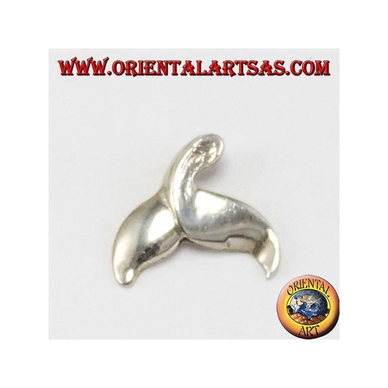 Pendentif d'argent, queue de baleine ondulé