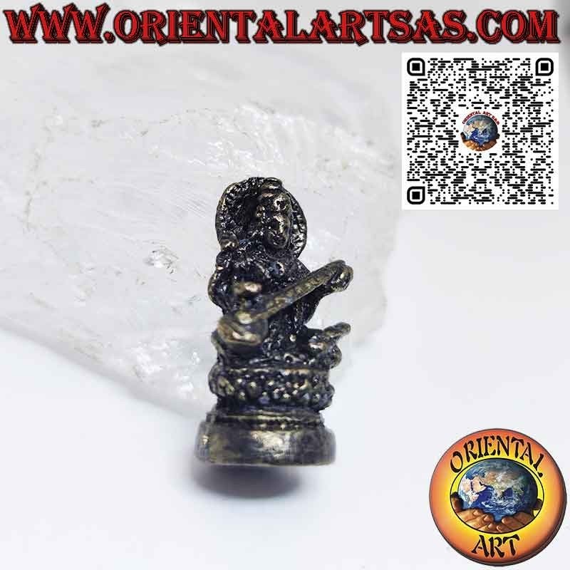 Messingfigur der Saraswati-Gemahlin von Brahma mit den Maßen 3,3 cm