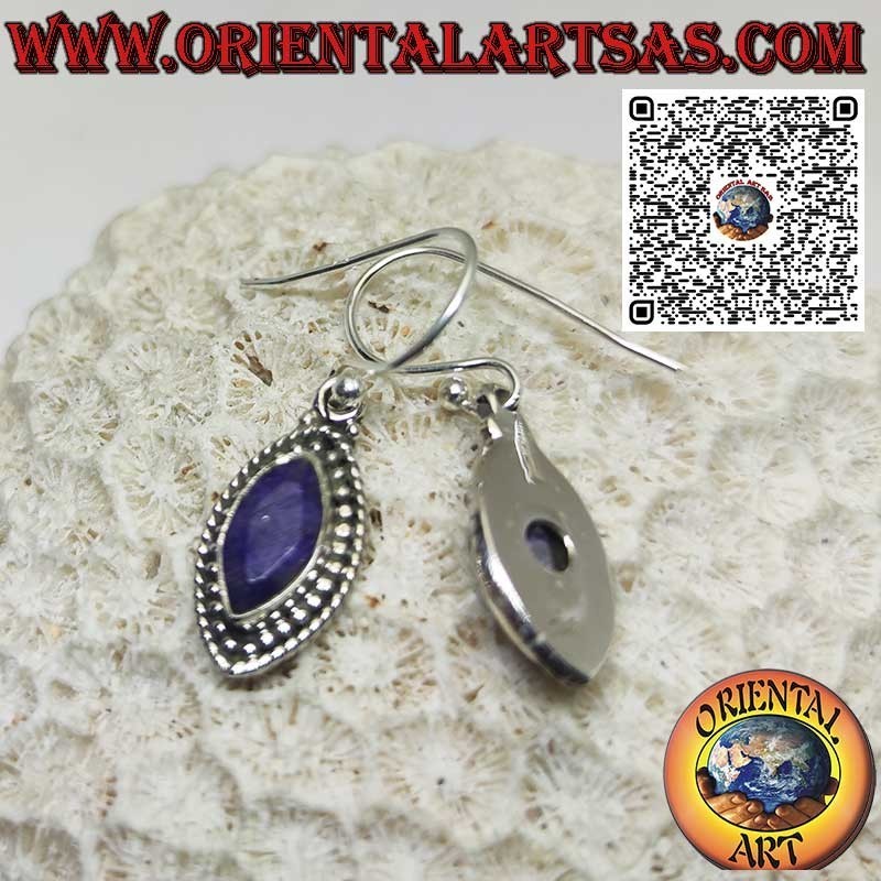 Boucles d'oreilles en argent avec saphirs navettes naturels et bord de points