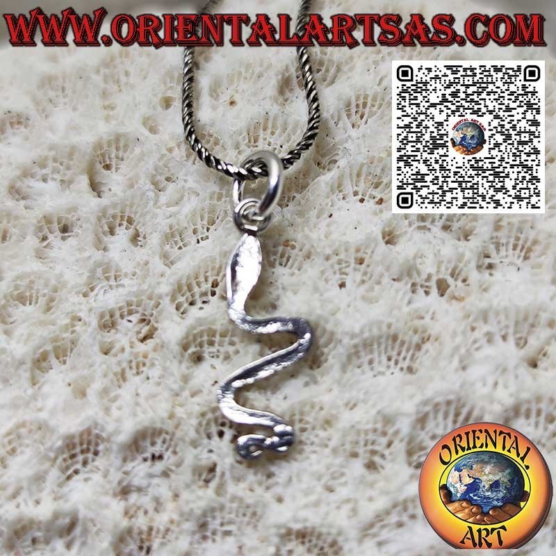 925 silver pendant depicting a small moving cobra