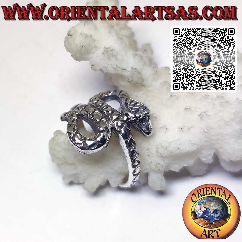 Anillo cobra envolvente y sinuoso fabricado en plata maciza 925 ‰