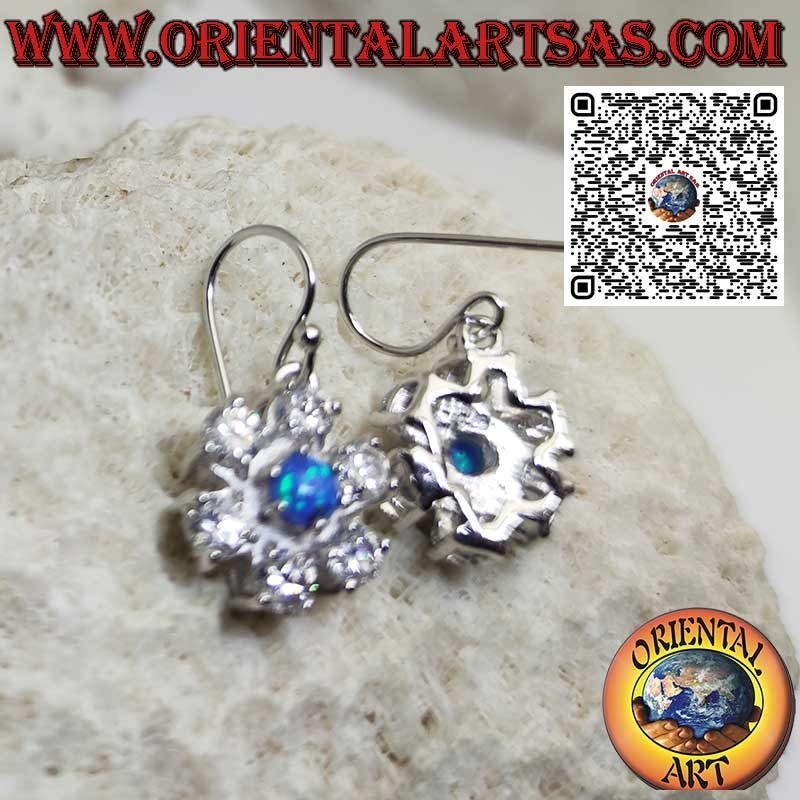 Boucles d'oreilles en argent avec opale mystique bleue ovale à bord lisse