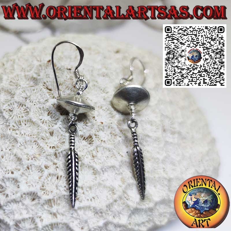 Boucles d'oreilles en argent en forme de soucoupe volante toupie avec plume pendante