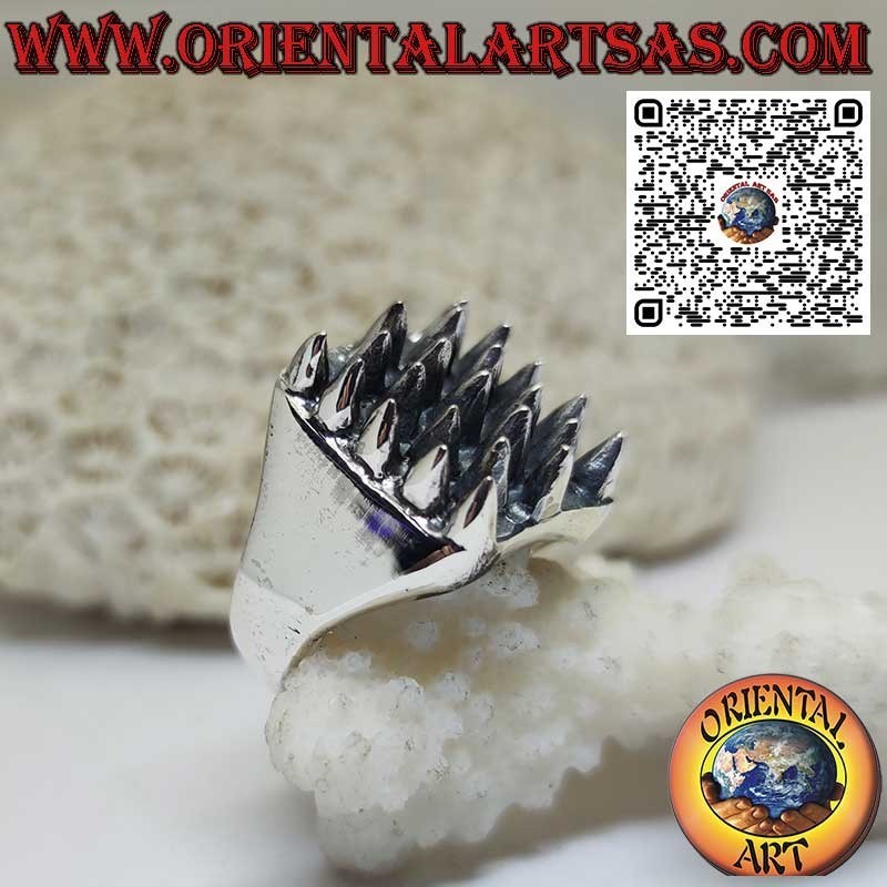 Anello in argento 925‰ quadrato con spuntoni 23 punte a cono