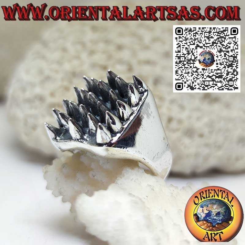 Anello in argento 925‰ quadrato con spuntoni 23 punte a cono