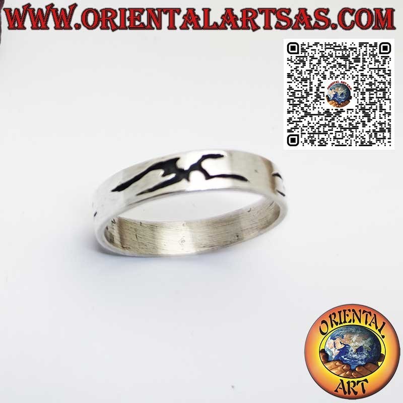 Anello in argento 925 a fedina con incisioni tribali scavate intono
