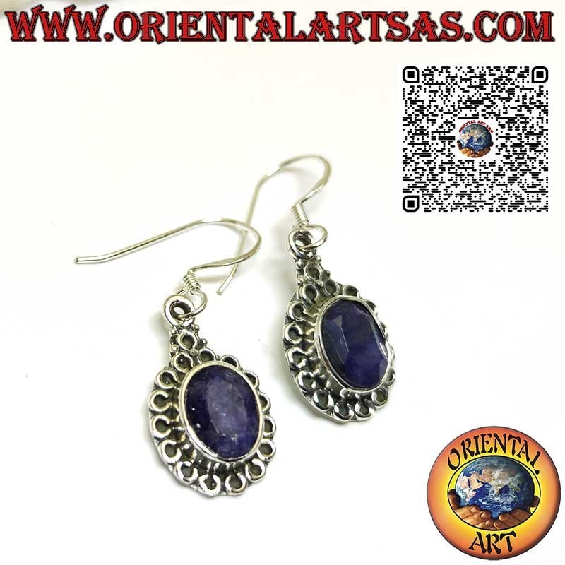 Orecchini in argento con zaffiro ovale naturale contornato da cerchi