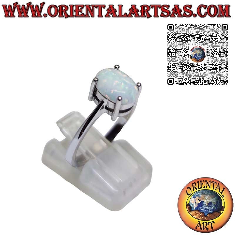 Anello in argento con opale arlecchino ovale incastonata con 4 griffe
