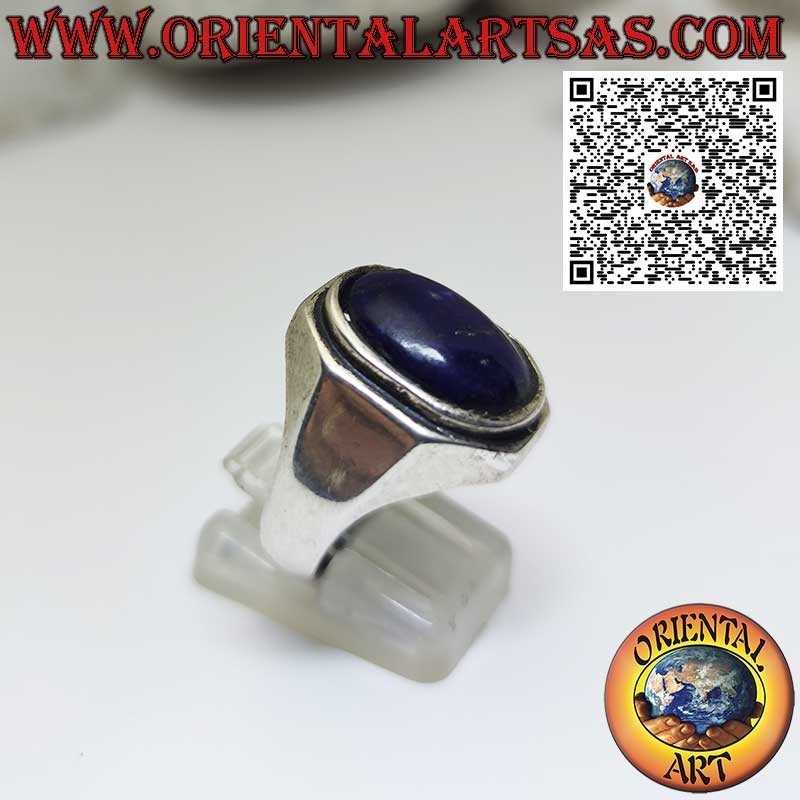 Anillo de plata con lapislázuli natural ovalado y marco perfilado.