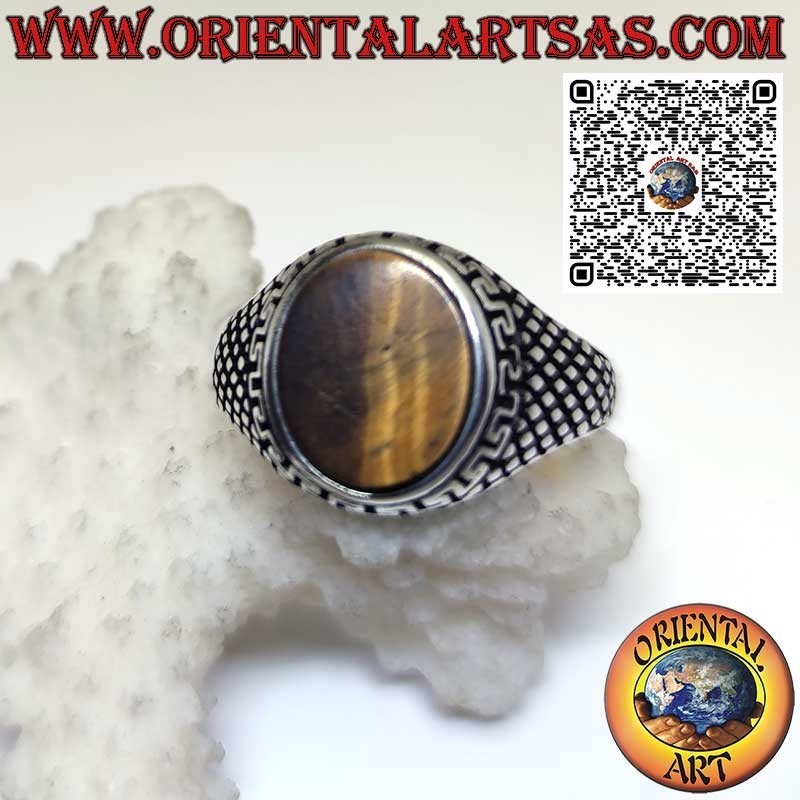 Anillo de plata con ojo de tigre ovalado plano rodeado de trastes