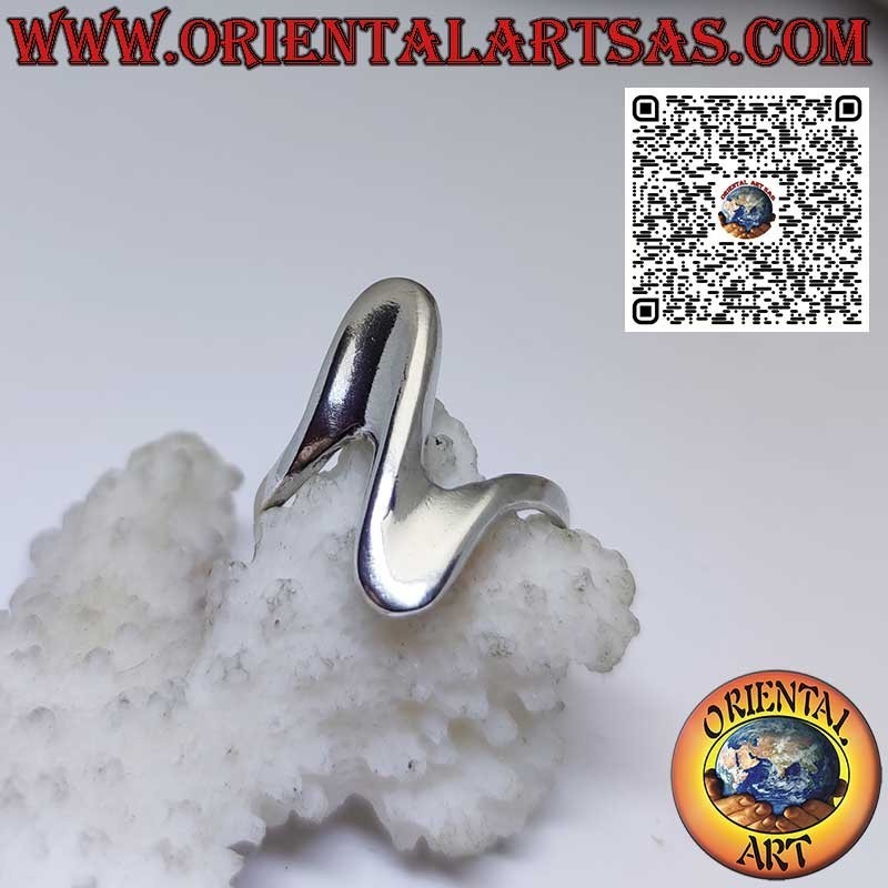 Ring aus massivem Silber mit Wellenform im freien und modernen Stil