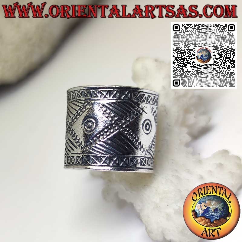 Silver ring, 19 mm band. with engravings handmade Karen