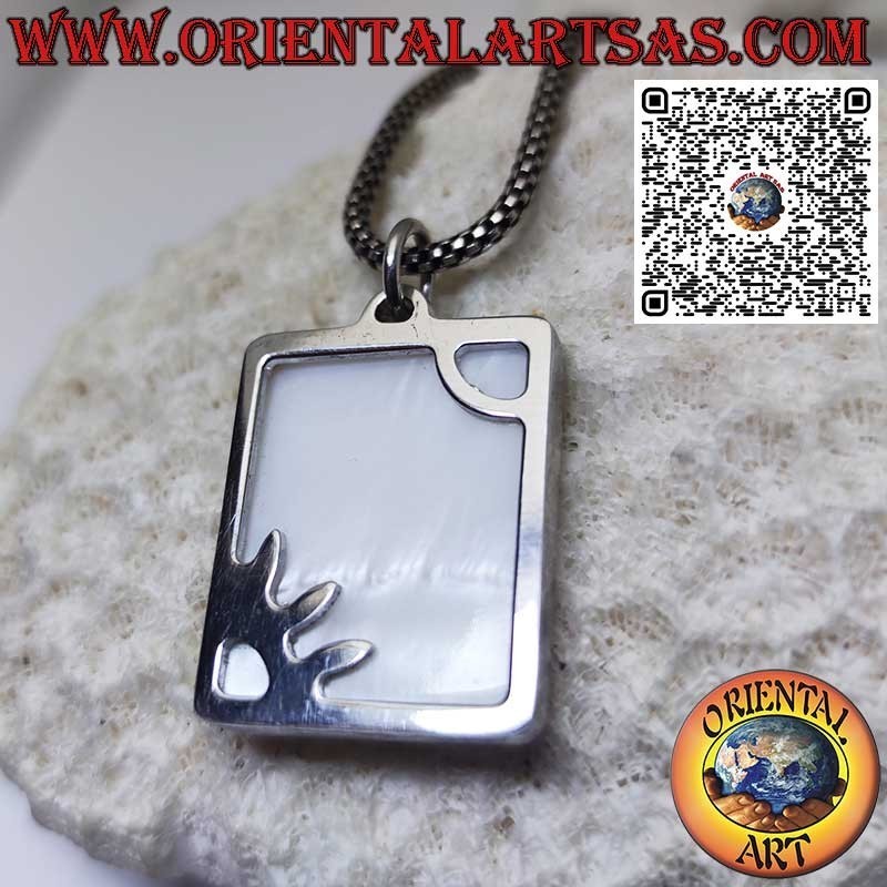 Colgante rectangular de plata con rayos de sol sobre nácar