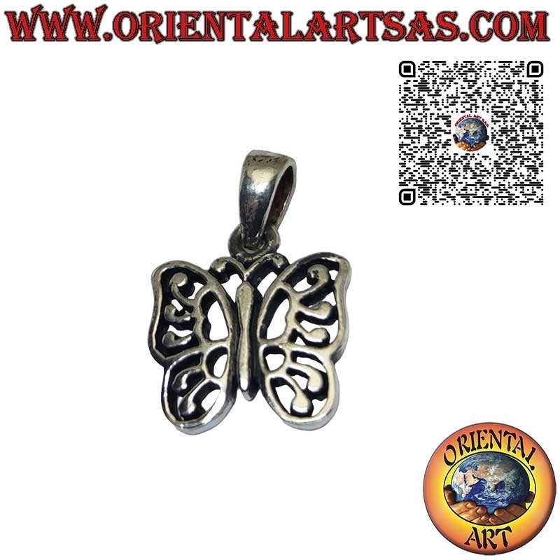 Colgante de plata en forma de mariposa polilla con adornos calados