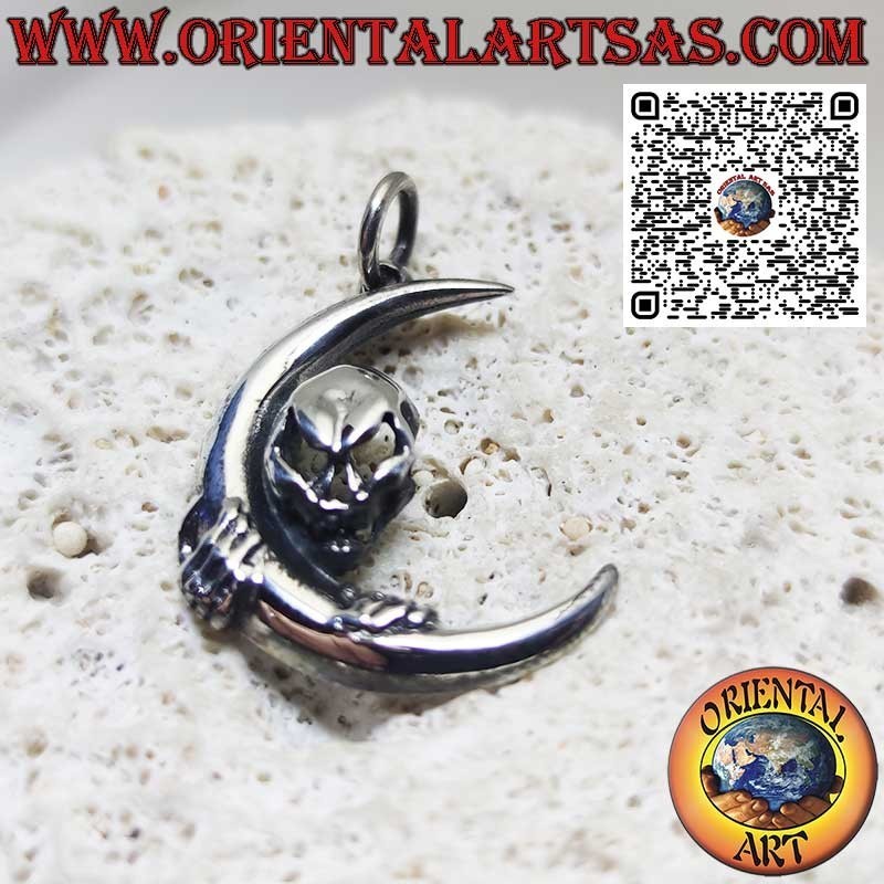 Pendentif en argent crâne des ténèbres accroché à la lune